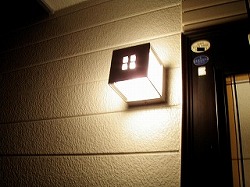 【玄関前】玄関灯の交換・取付（埼玉県加須市） へのパーマリンク