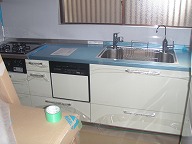 システムキッチン取替工事　システムキッチン解体中１（埼玉県鴻巣市）