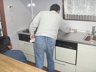 システムキッチン取替工事　システムキッチン解体中３（埼玉県鴻巣市）